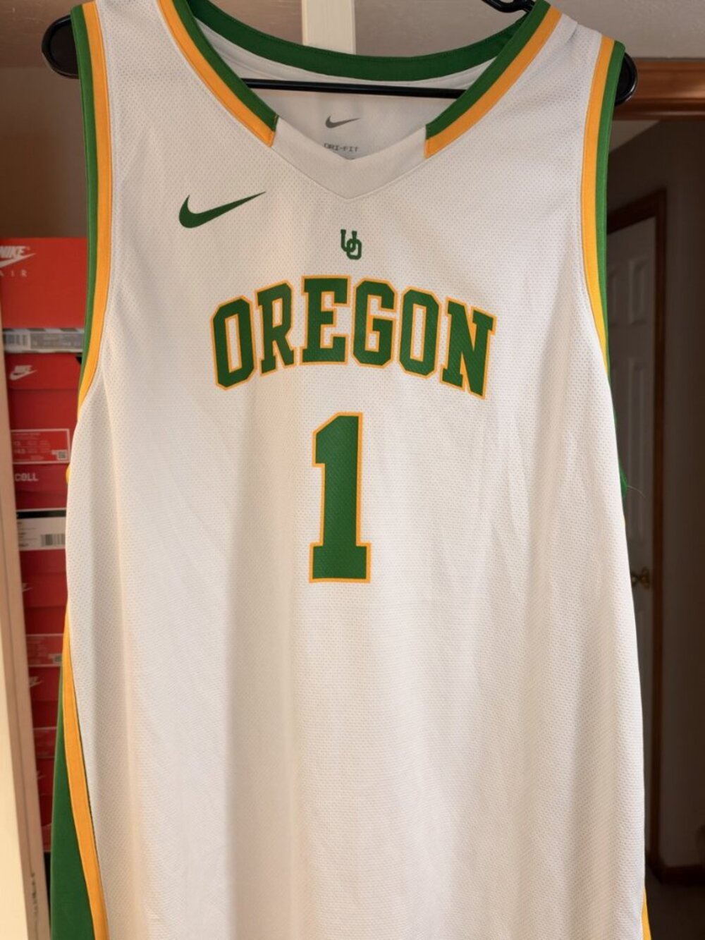 Nike Oregon Ducks #1 White Basketball Jersey XXL